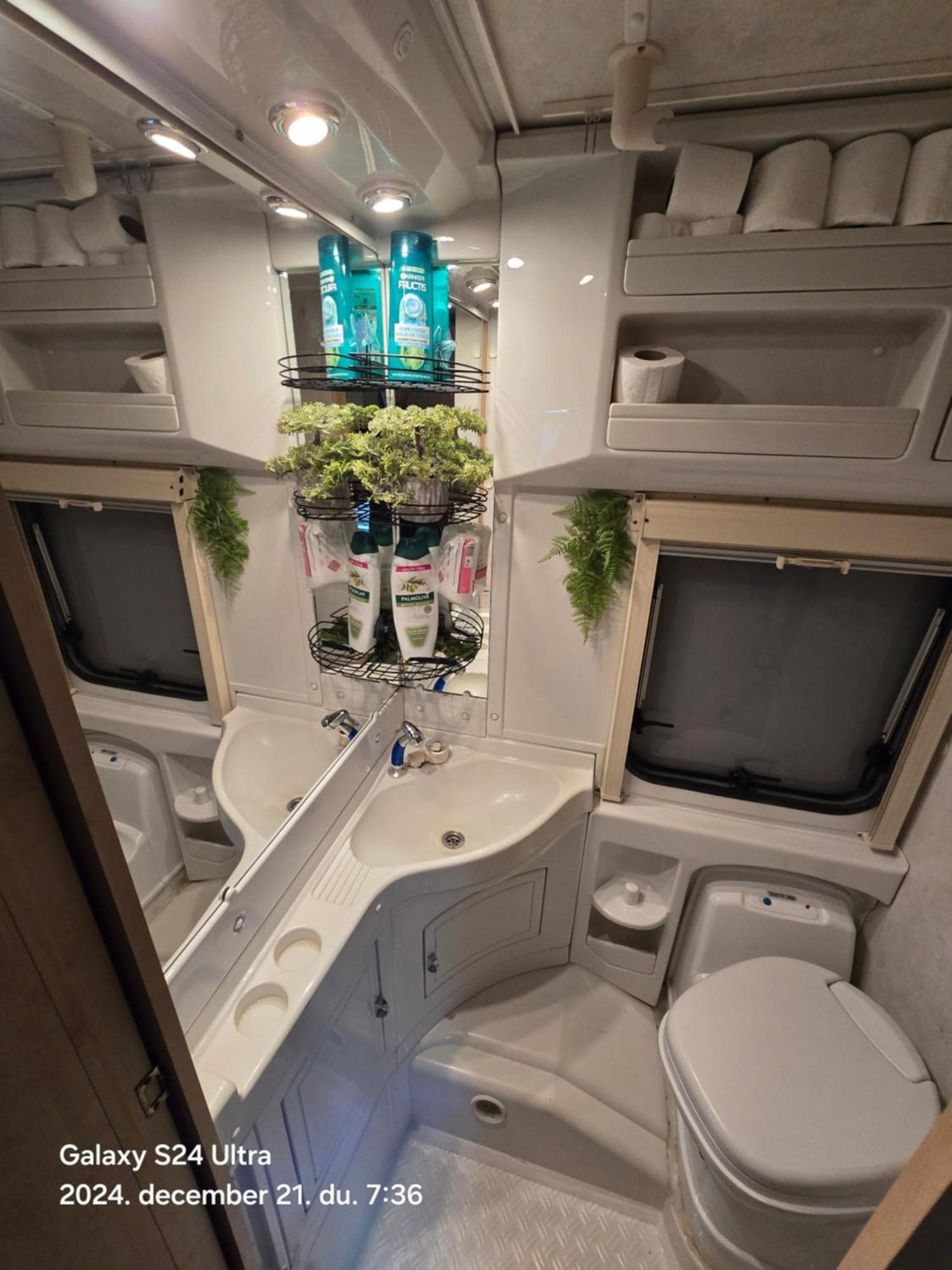Campsite Autocaravan,camper,campervan,motorhome,not Driveable,only Habitable